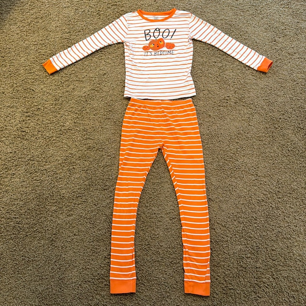 Carters size 12 long sleeve pj set Halloween theme